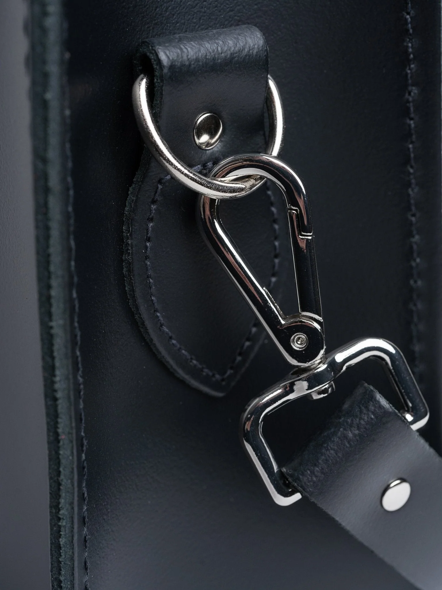 The 15 Inch Batchel - Black - Image 6